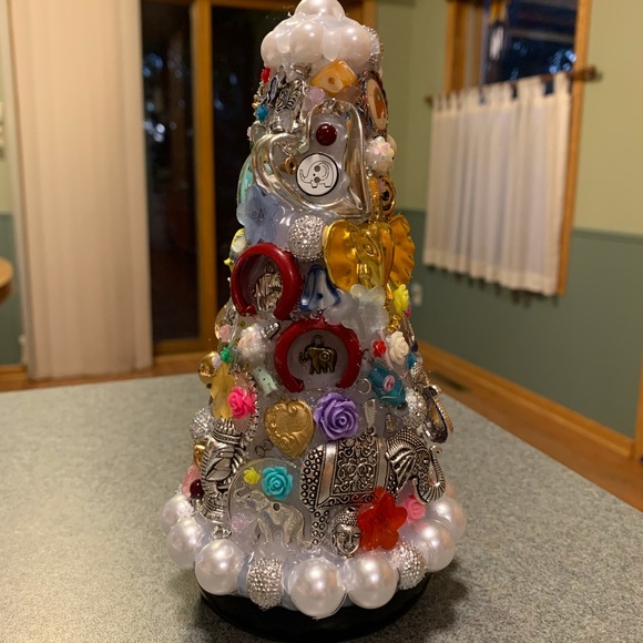 ELEPHANT LOVE Junkdrawer Tree Handmade Decoration - Picture 3 of 16